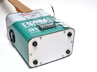 Oil Can Guitar - Bottom